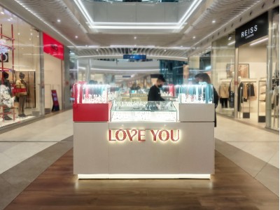 Design photo of Love You River Mall gold jewelry shopping island